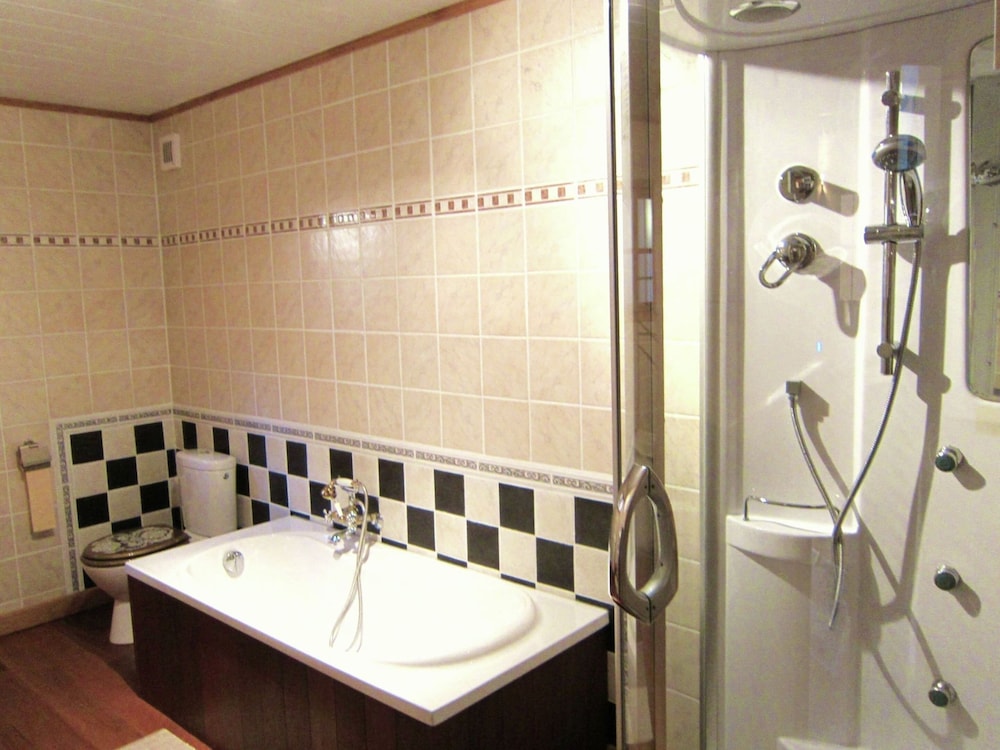 Holiday Home in Cul-des-sarts Near Forest view 2