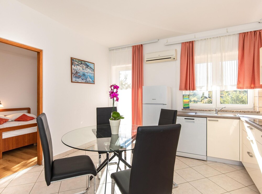 Scenic Elegant Apartments Krk With Balcony and Pool