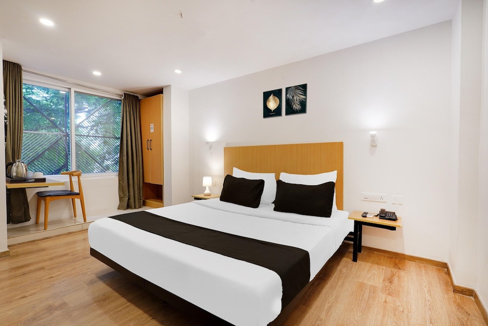 Super Townhouse Oak Indiranagar