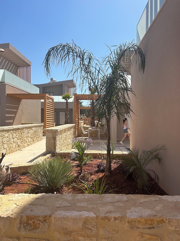 Lumina Sense Villas