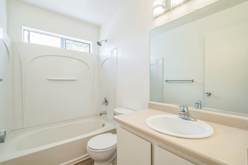 Spacious 3br Retreat Near Lake Conroe 3 Bedroom Home