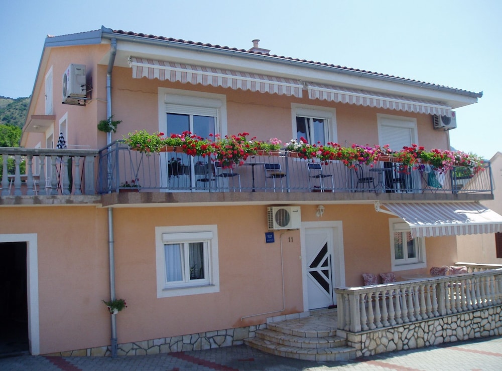 Apartments Bionda Senj