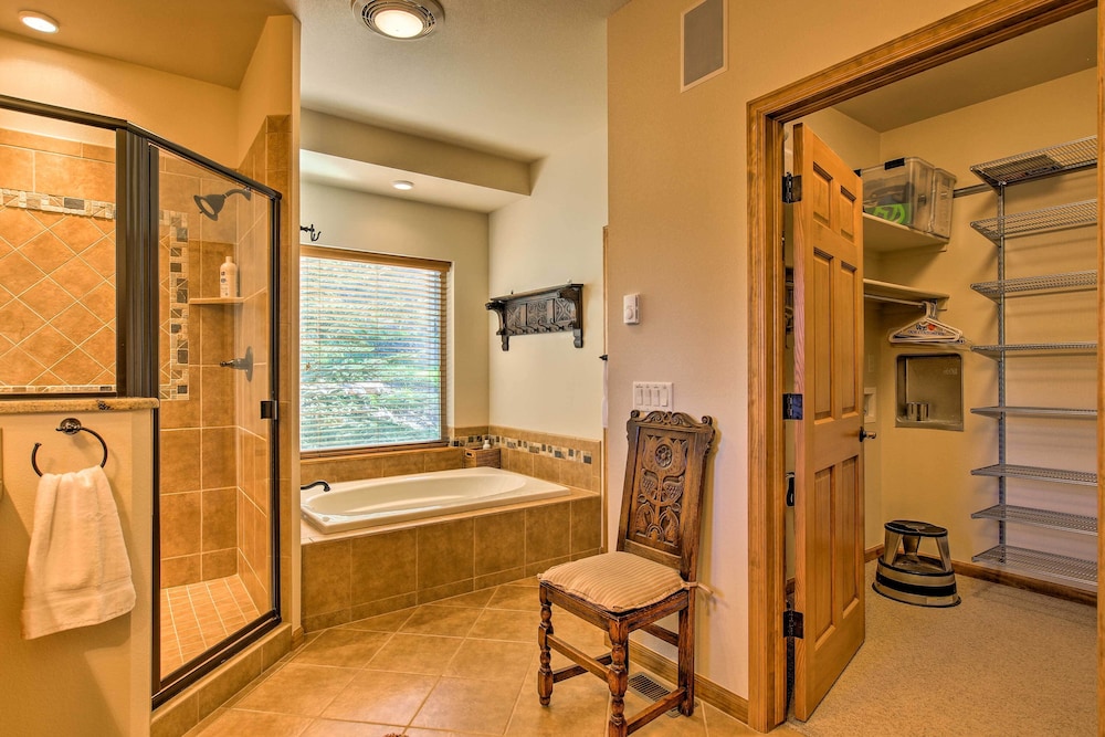 Lake & Mountain Views: Stunning Estes Park Home!