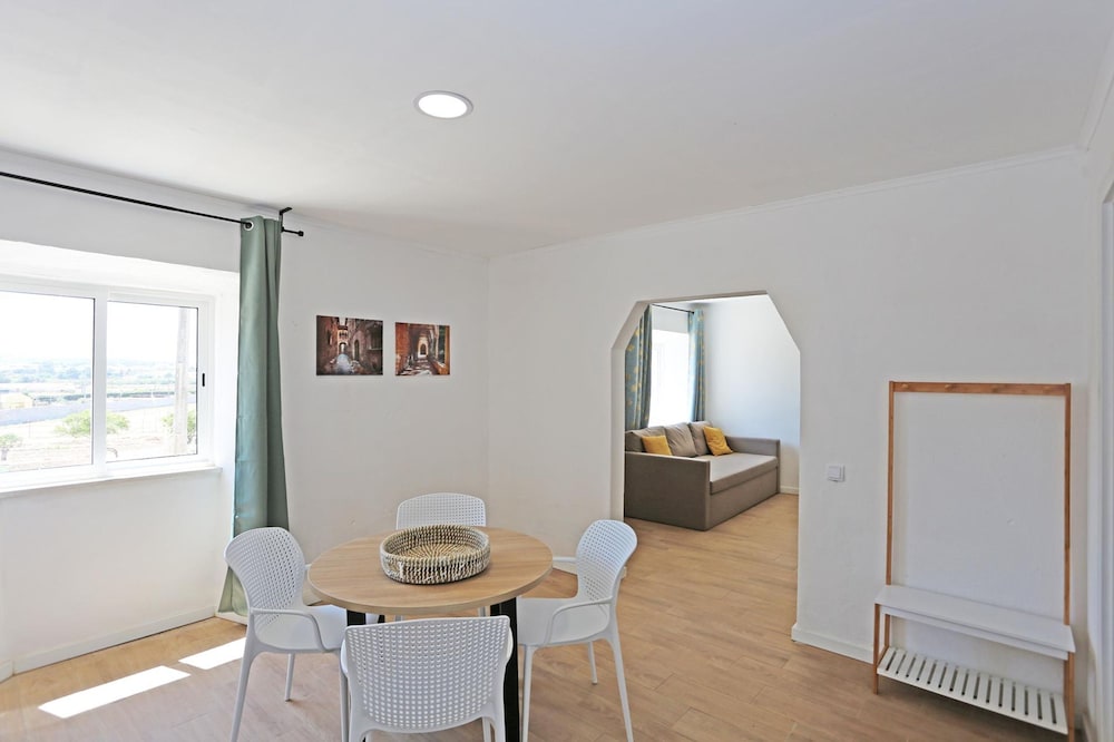 X 02 - 2 Bedroom Apartment in Quinta da Ponte