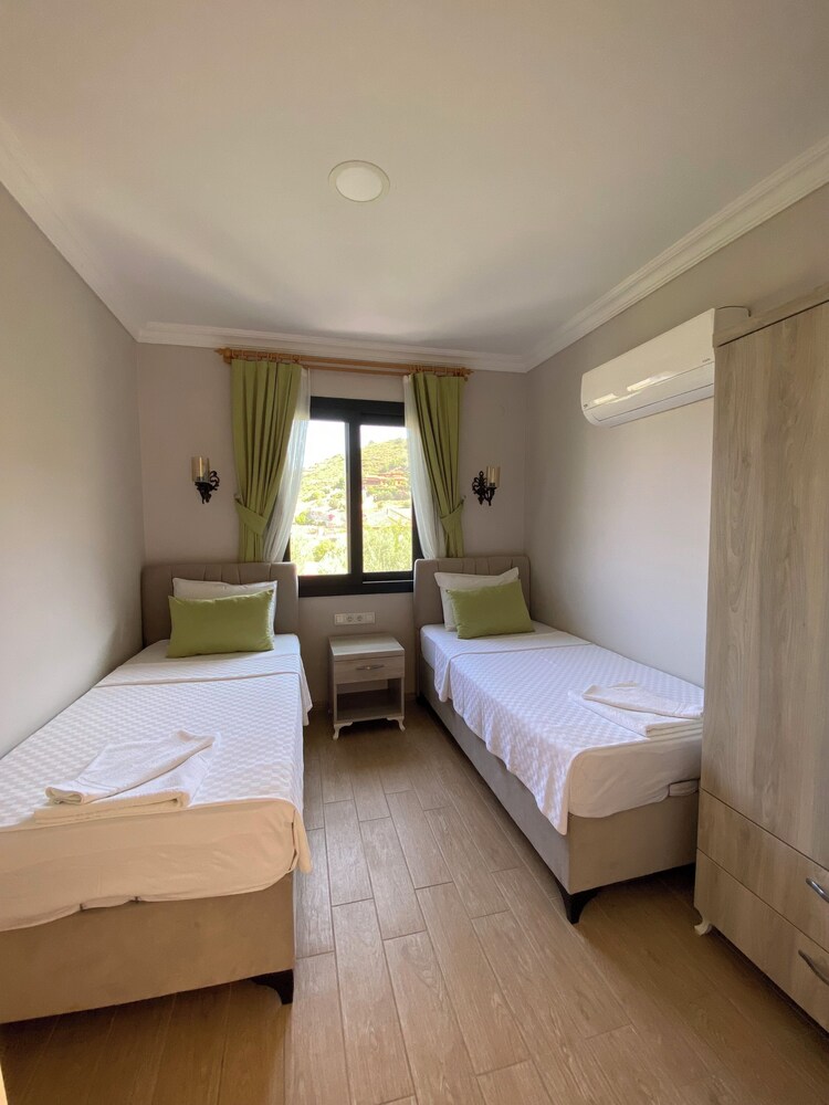 SUNA HOUSE