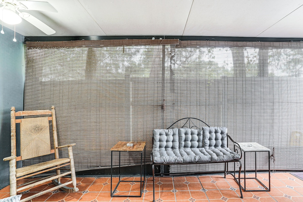 Screened Porch: Tampa Studio 4 Mi to Busch Gardens