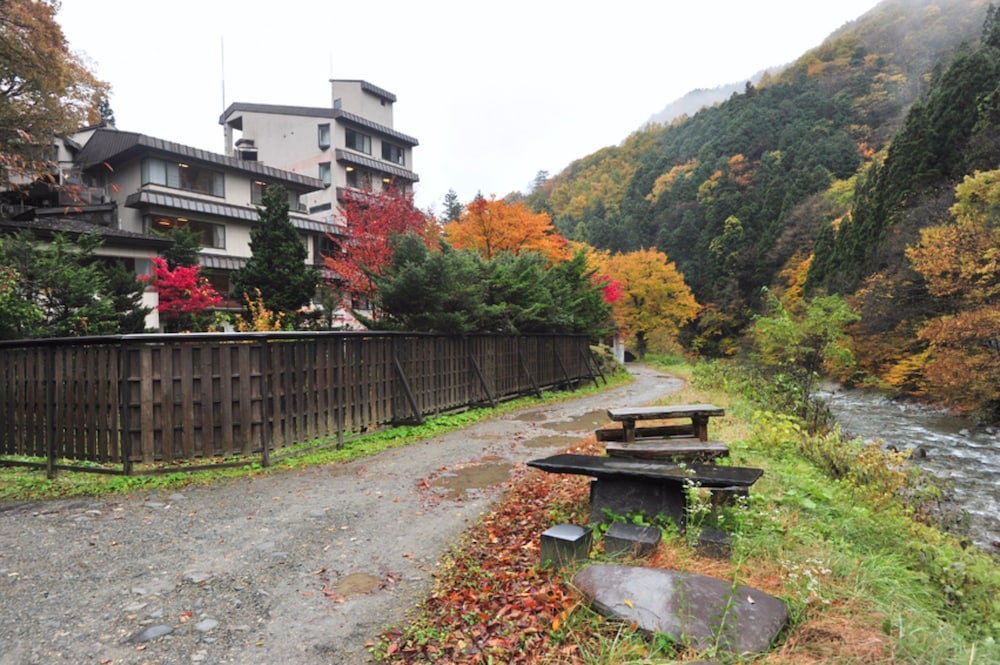 Minakamisanso