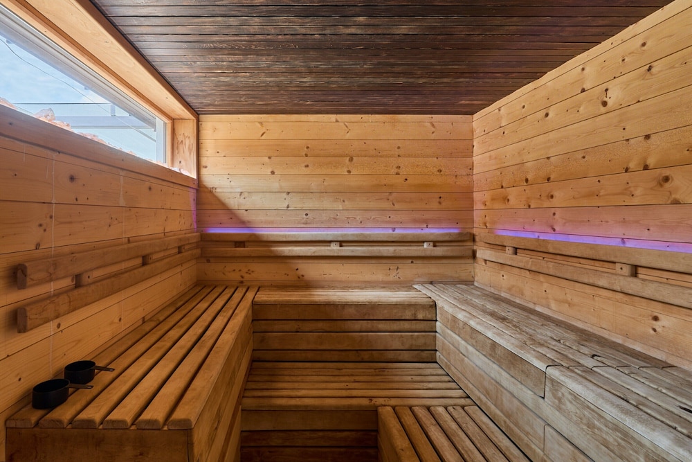 Villa in Radvanice With hot tub