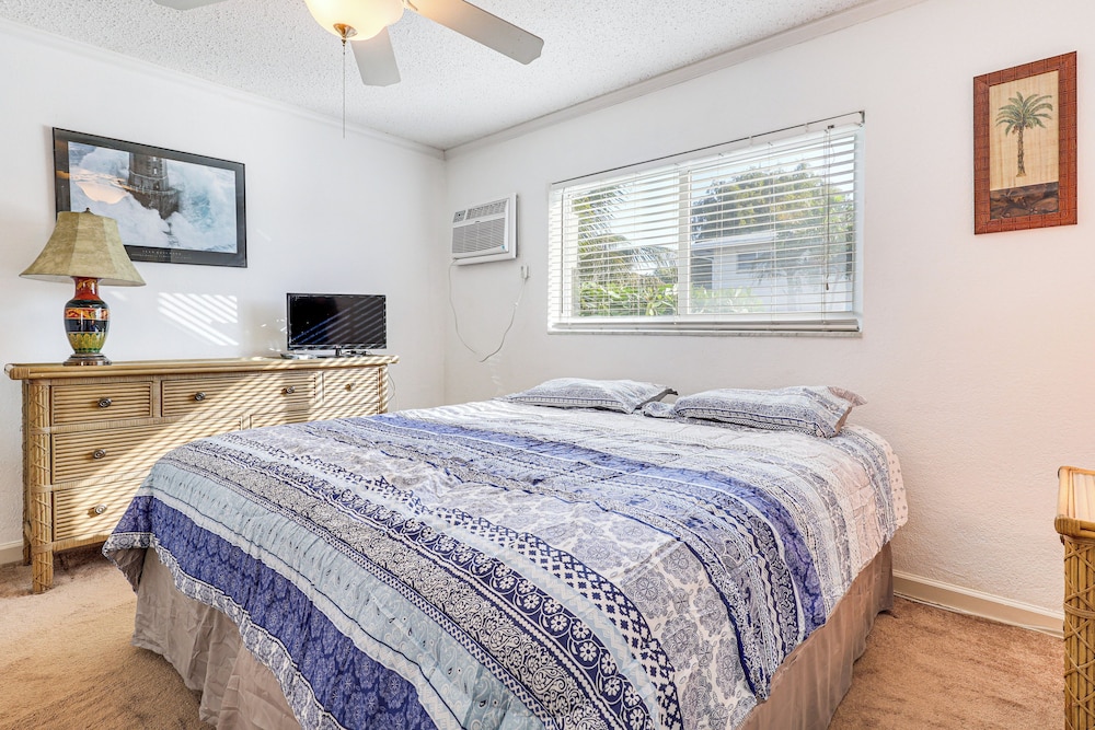 Waterfront Condo w/ Dock in Fort Lauderdale!
