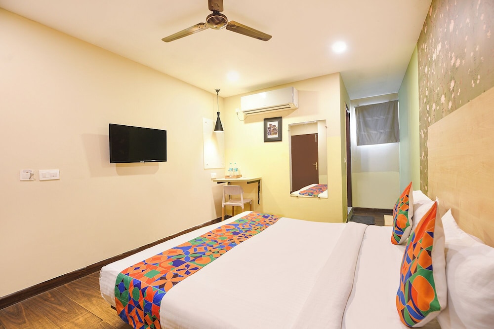 Fabhotel Crescent