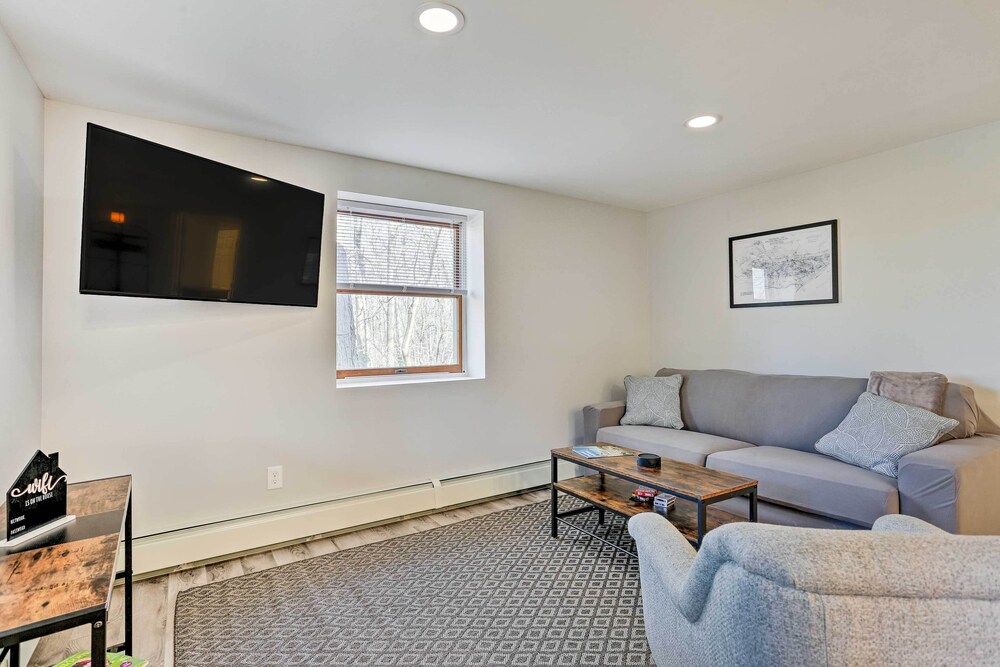 Charming Beacon Apt w/ Fire Pit: Near Hiking! - Property Image 13