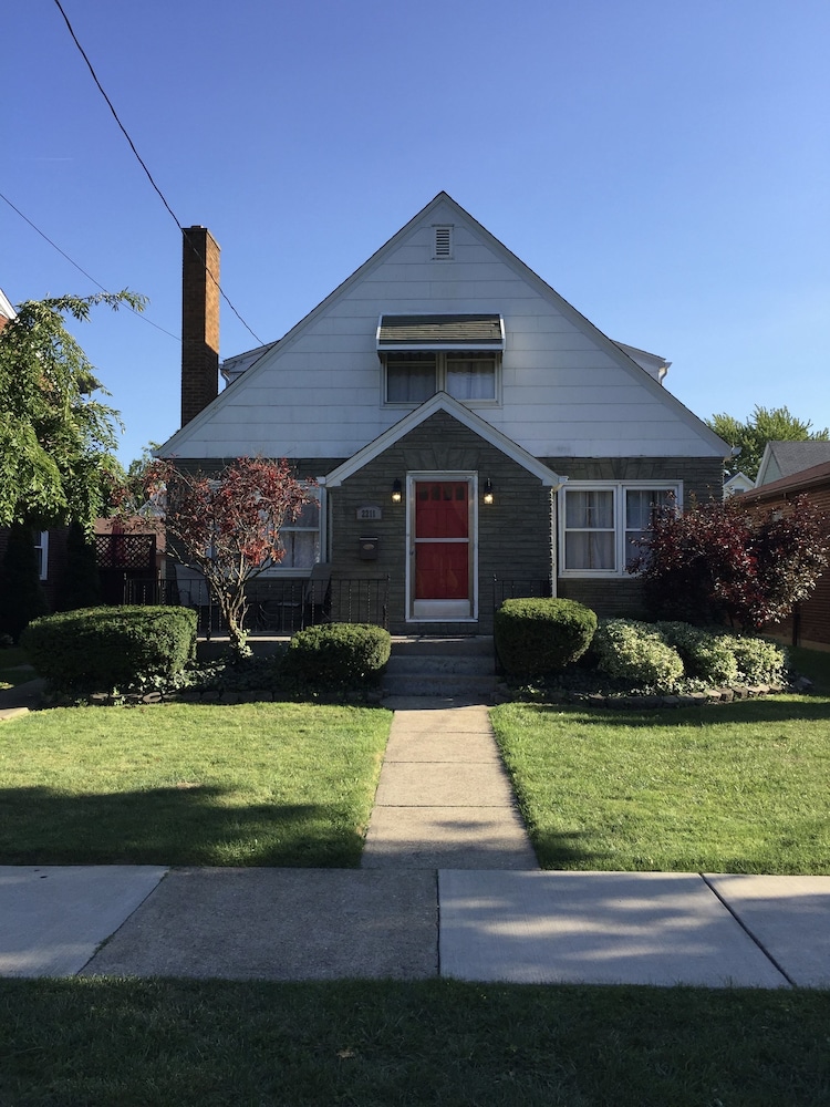 The Little Italy of Niagara Falls Bed & Breakfast