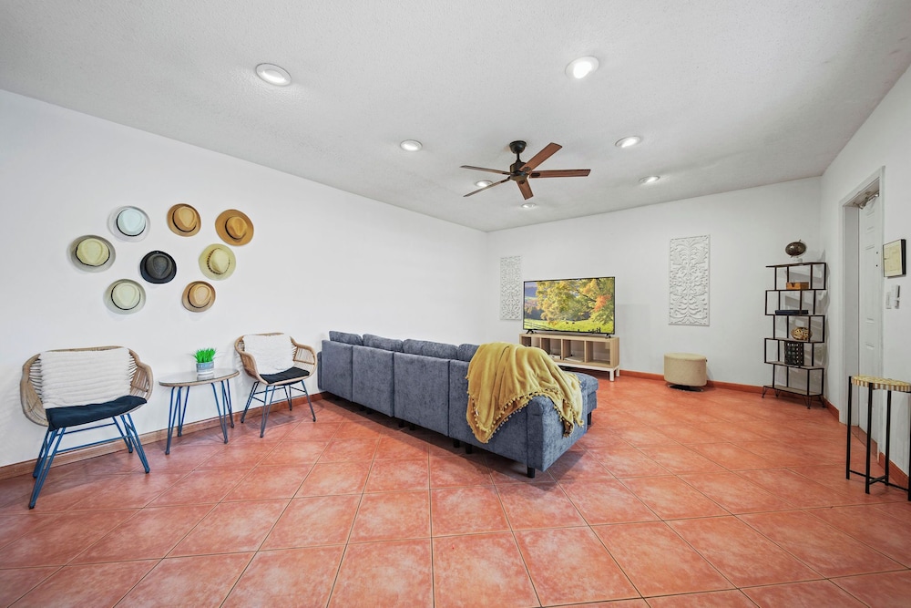 Luxe 2BR Escape Fort Lauderdale
