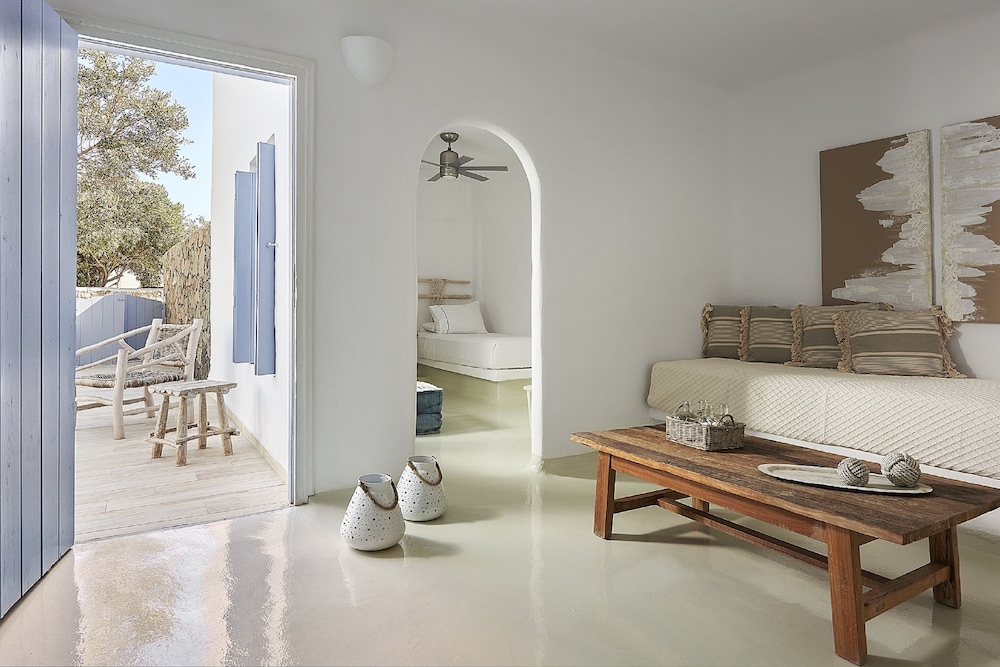 Artemis Seaside Resort