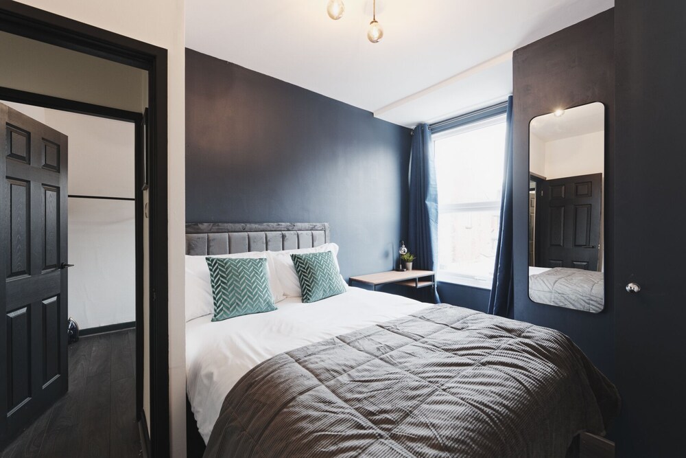 Garmoyle Road Flat 2 view 3