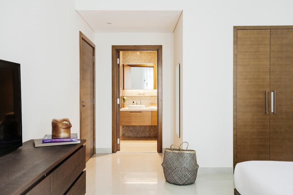 FantaStay Claren Tower 2