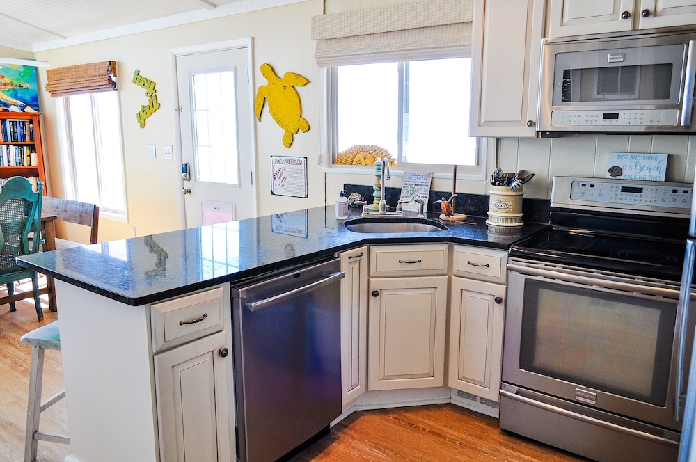 Sunray Cottage by Topsail Realty