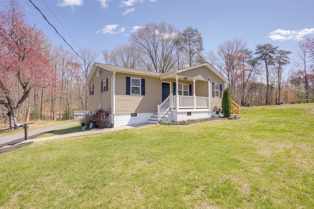 5 Mi to Dtwn Fredericksburg: Family Gem w/ Yard