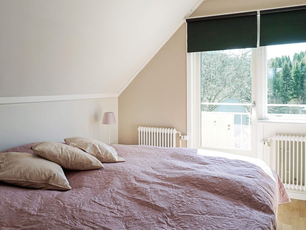 9 Person Holiday Home in Hallevadsholm-by Traum