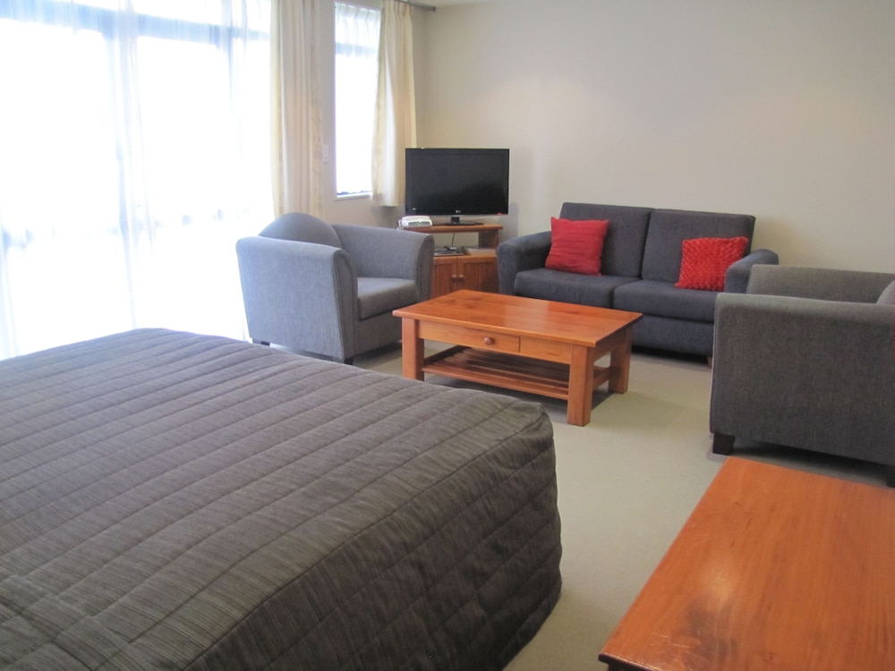 Aotea Lodge