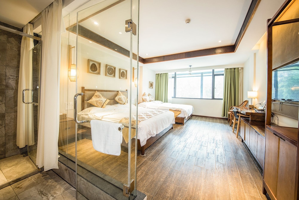 Dongfang Tianshe Resort