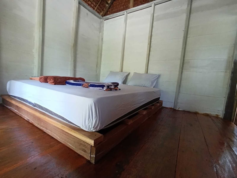 Bosolu Surf Camp
