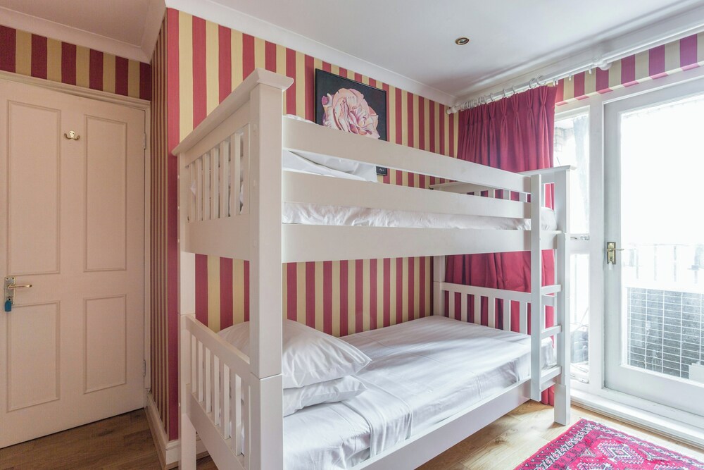 Hyde Park Gate II by Onefinestay