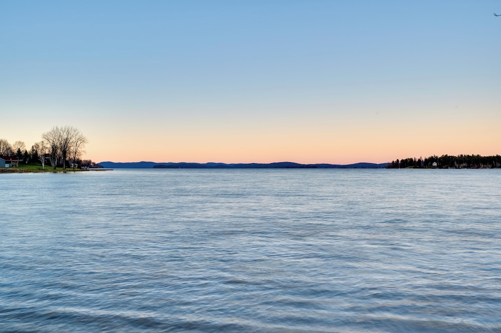 Lakeside Couple's Escape w/ Dock in Newport!