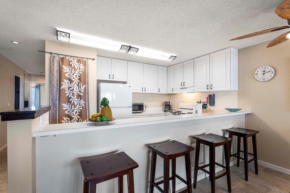 Spectacular Ocean Views - Close to Town - Free Concierge - Vrkcv