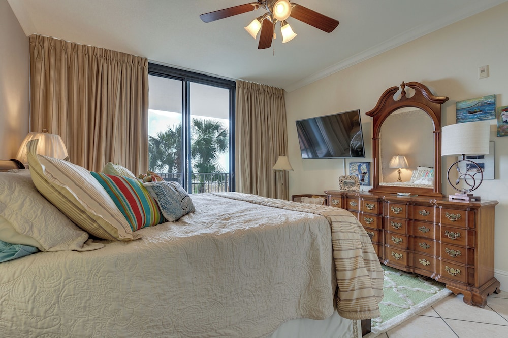 Mardi Gras Boho Chic Condo on the Gulf!