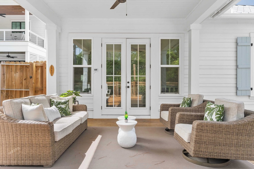 Sleeps 34! 2 Homes, Private Pools, Firepit, Golf Cart, Walk to Beach Seagrove San Juan by Avantstay