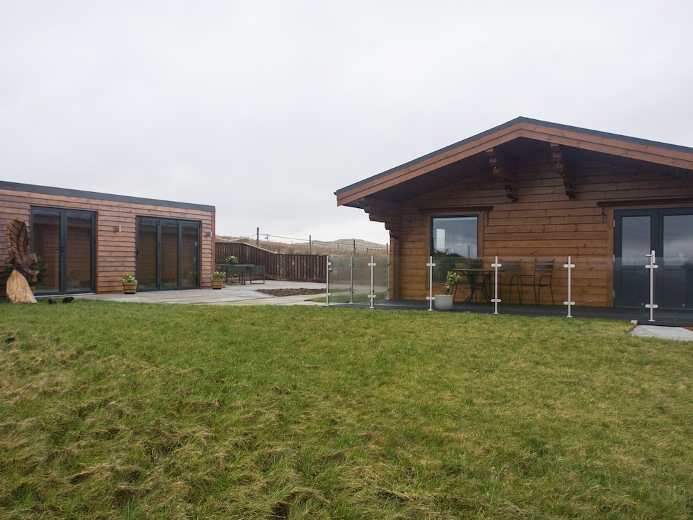 Height End Farm Log Cabin