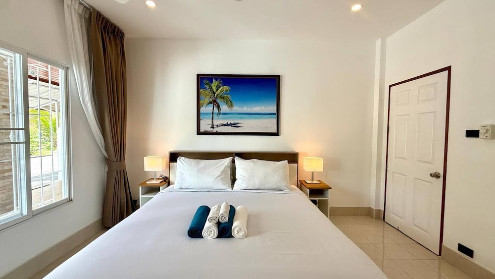 Valley 41 - 2 bdr Private Villa Near Phuket Town
