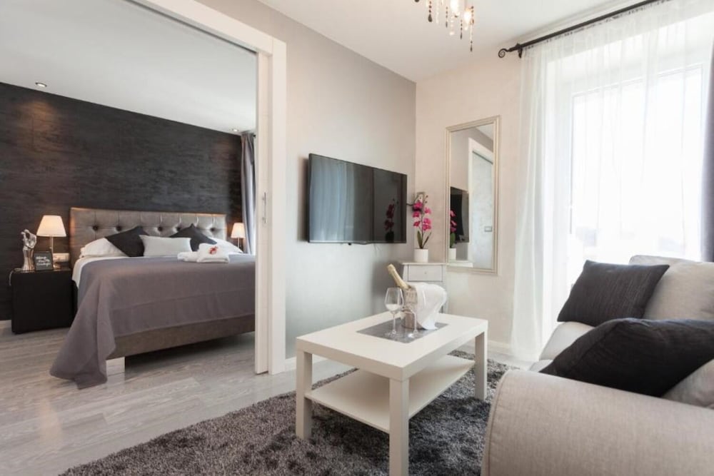 Regent 2 - Exclusive Location - A1 view 4