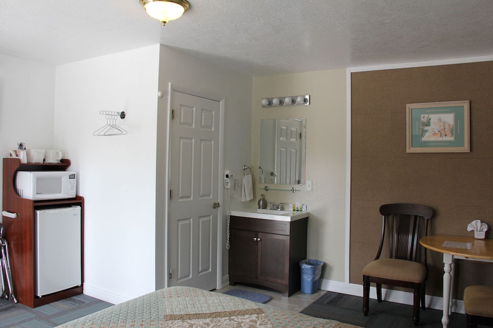 Bybee's Steppingstone Motel