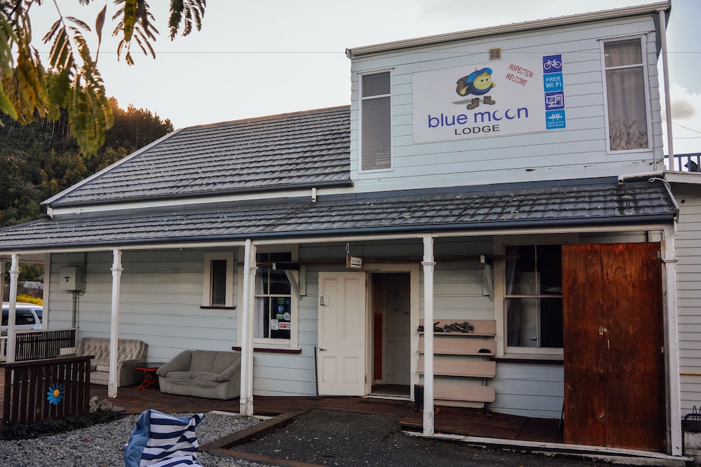 Bluemoon Lodge - Hostel