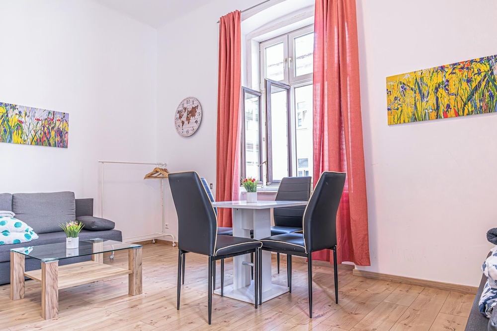 Large 5BR Central Flat Near Augarten