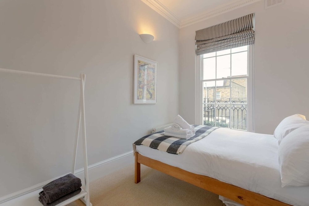Vibrant 1 Bedroom Flat In Islington With Garden