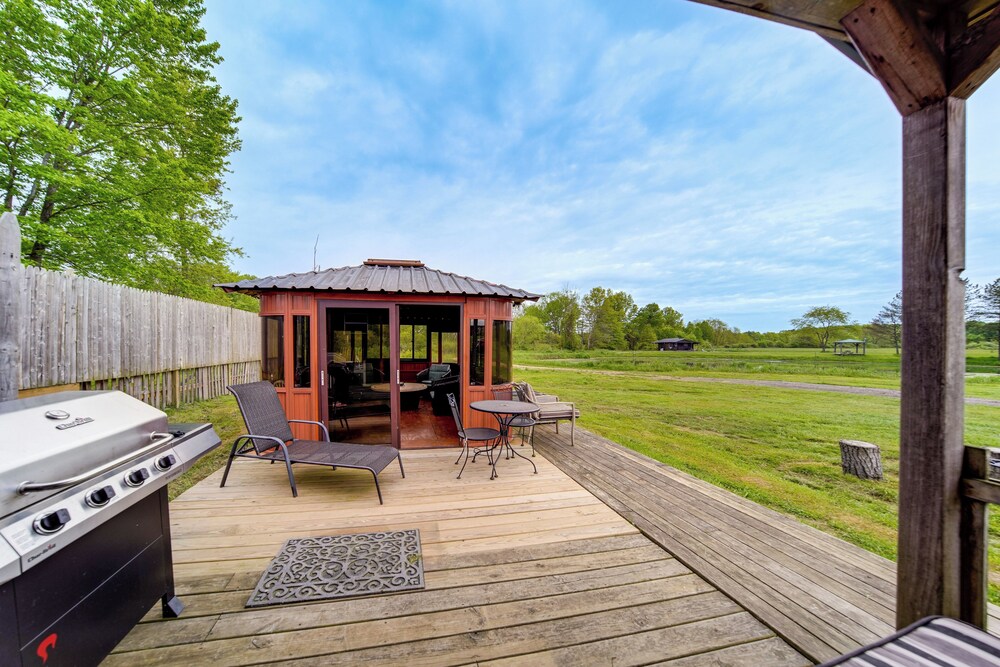 Dog-friendly Cabin Near Pymatuning Lake!