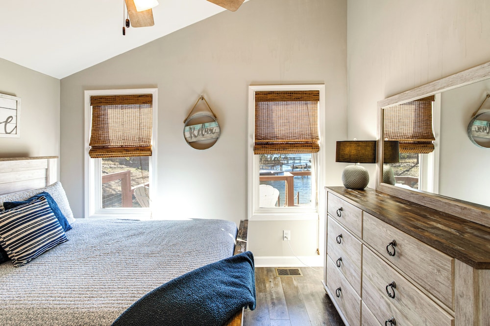 Lake Murray Retreat w/ Fishing Dock, Near Marinas!