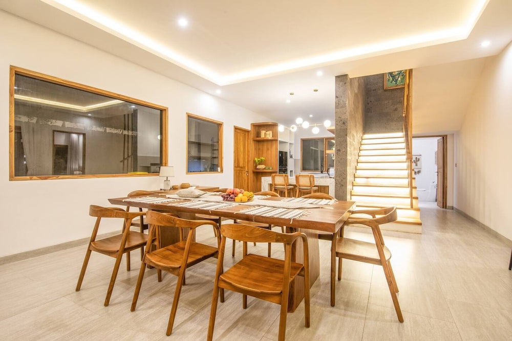 Breeze Opulent 6 BR in With Ocean View 5 Mins to Savaya