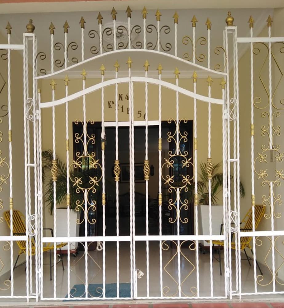 Hostal Casa Mebi view 4