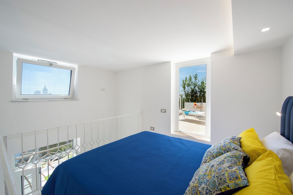 YourHome - Casa Lucente en Positano — hotel room