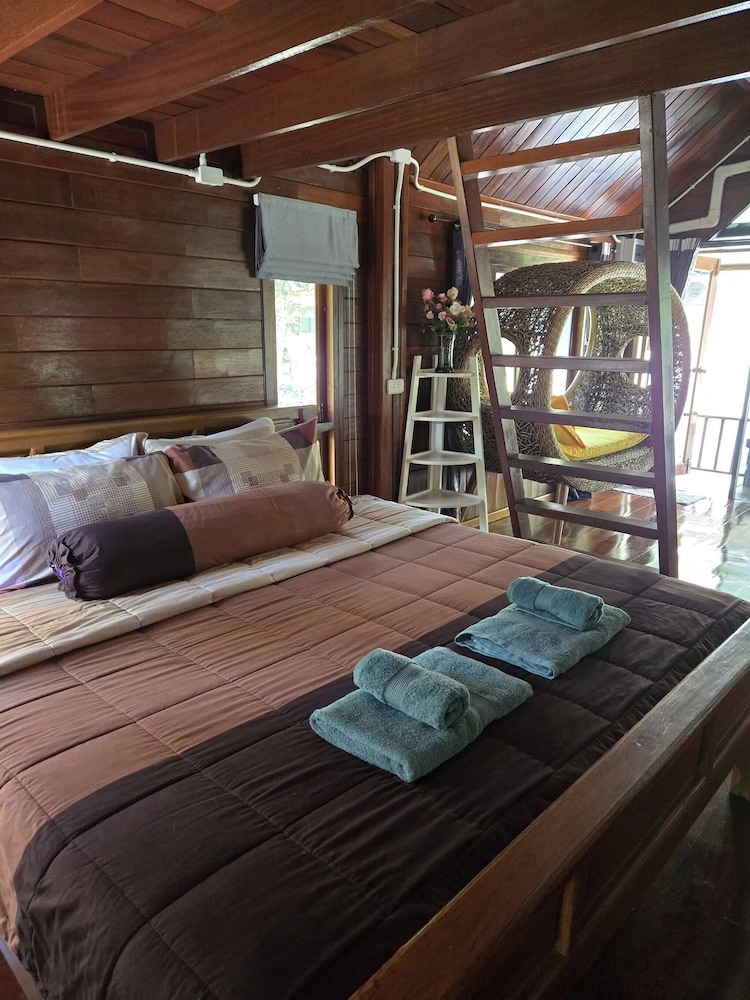 Peaceful Mountain Retreat in Ao Luek Tai