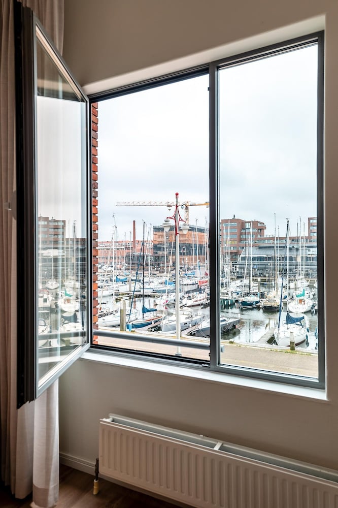 Beautiful Apartment With Harbour Views
