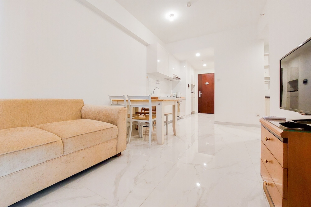 Comfortable 2BR at Sky House BSD Apartment