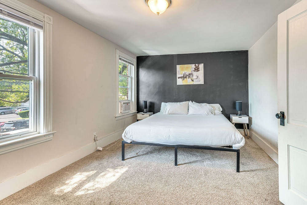 1 Block to Main Street: Dtwn Stroudsburg Townhome!