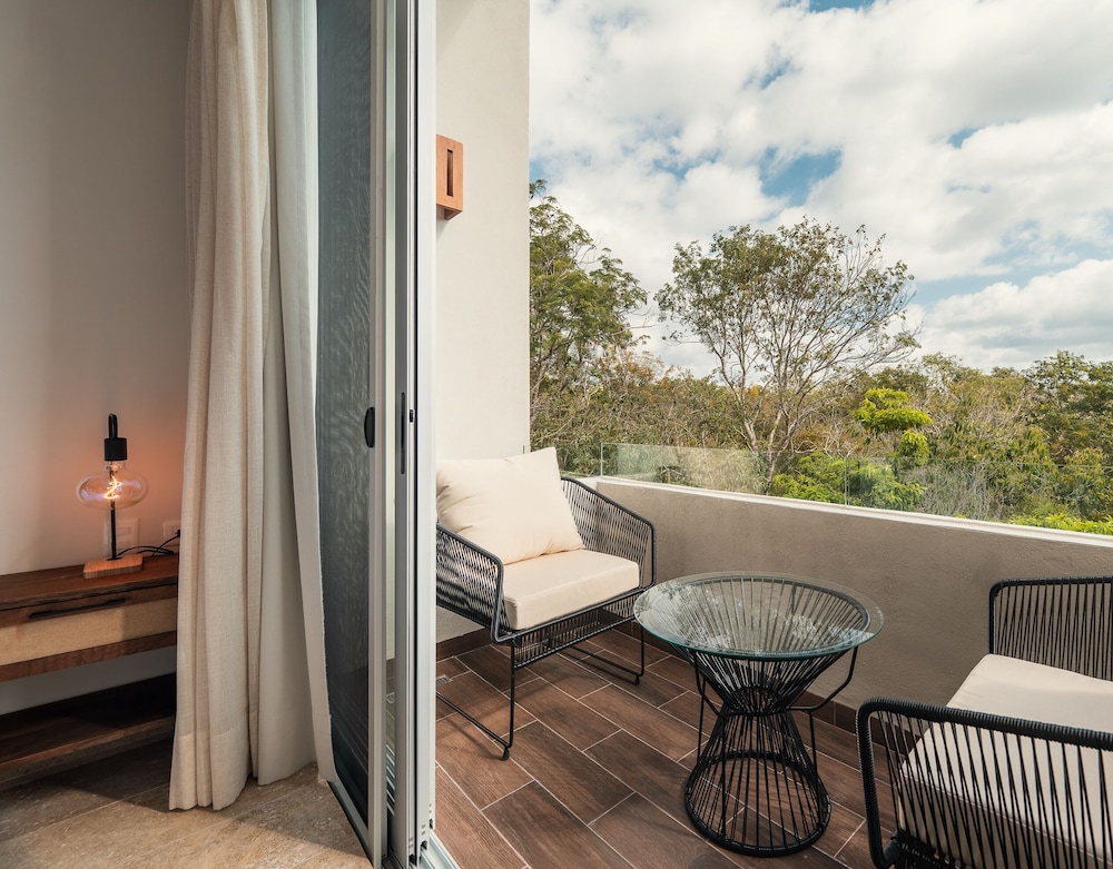 NHOA 312B Lux 1BR in Aldea Zama
