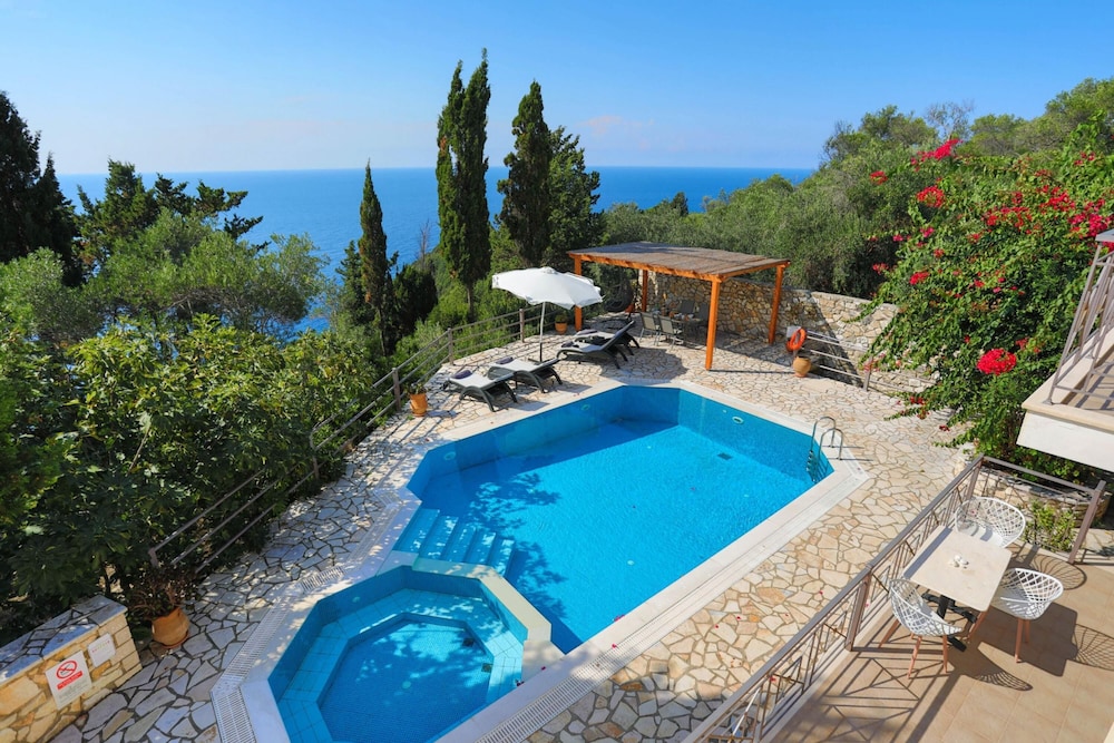 Villa Aloni in Paxi With 2 Bedrooms and 3 Bathrooms view 4