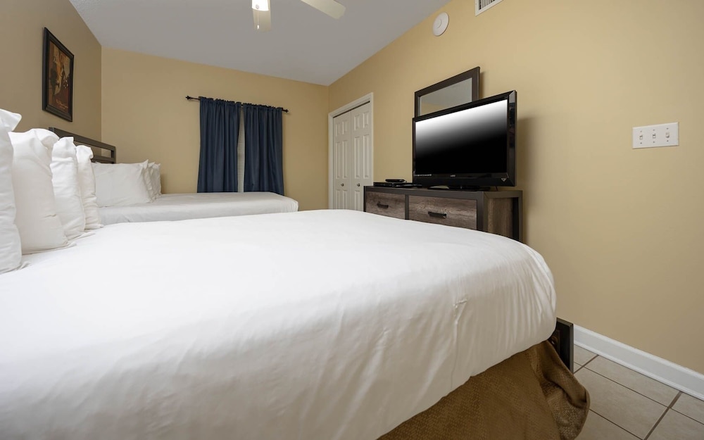 Phoenix X 1204 3 Bedroom Condo